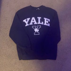 H&M YALE UNIVERSITY CREWNECK SWEATSHIRT SIZE SMALL (unisex)